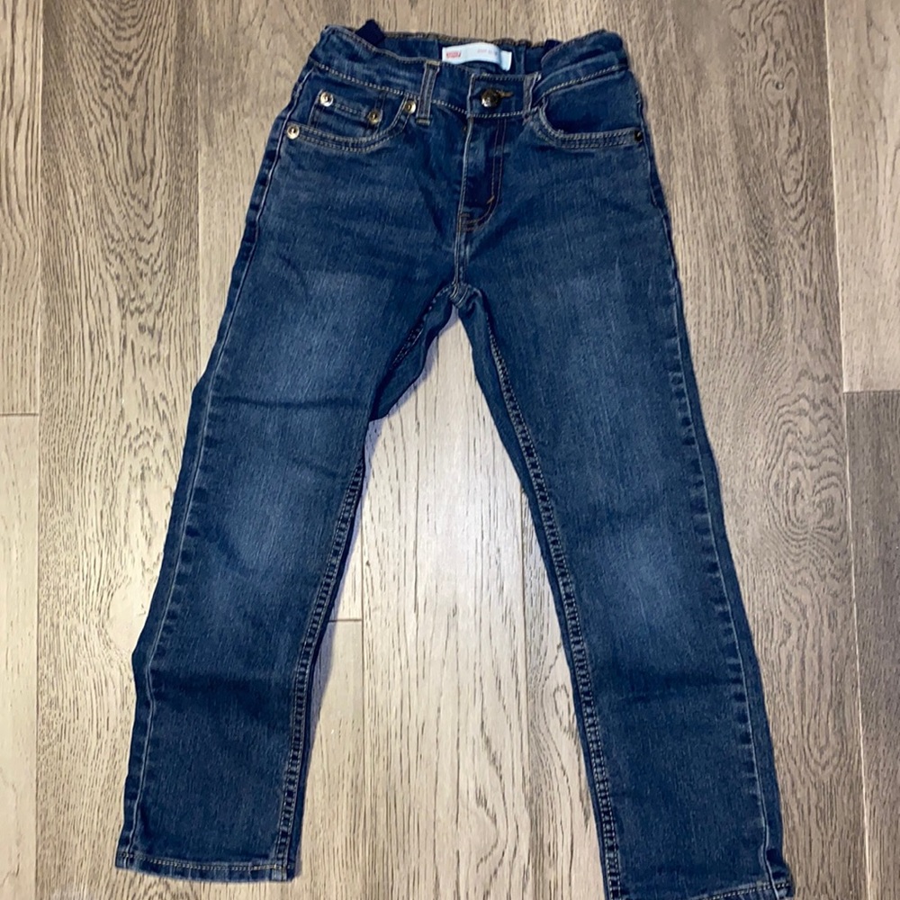Boys size 7 Levi’s